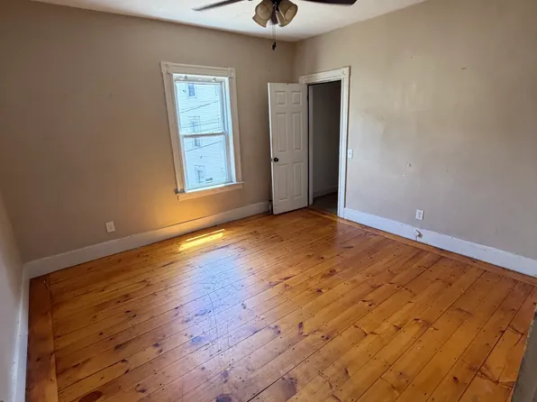 68 5th Ave #1, Worcester, MA 01607