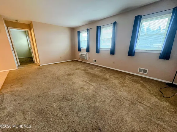 601 Mistletoe Ave APT 16, Point Pleasant Beach, NJ 08742