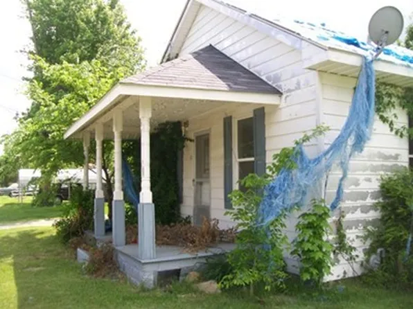 1223 N 7th St, Murphysboro, IL 62966