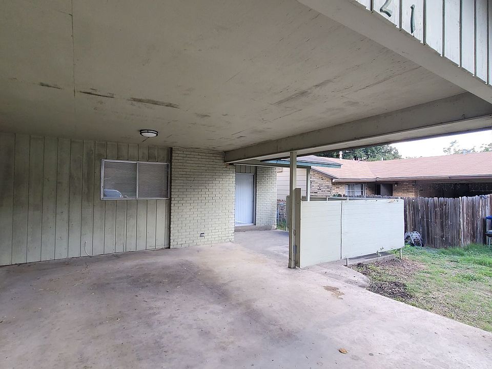 1st image of 521 Southtrail Dr