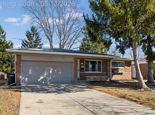 36236 Arlene Dr, Sterling Heights, MI 48310