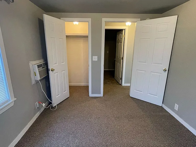 703 Goingsnake St — Photo 6
