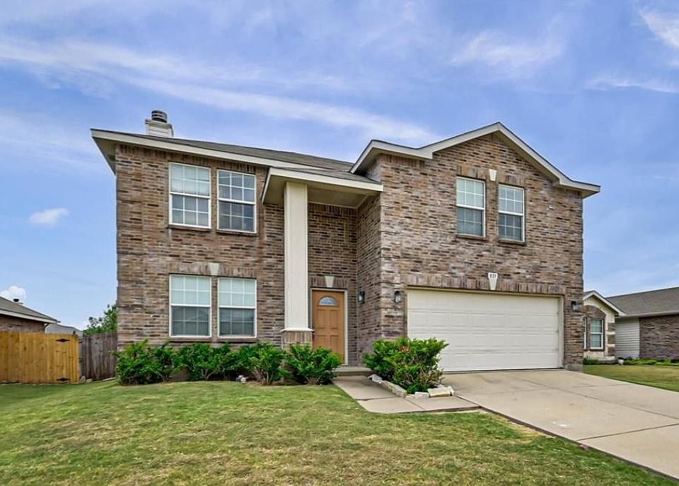 1st image of 833 Crystal Dr