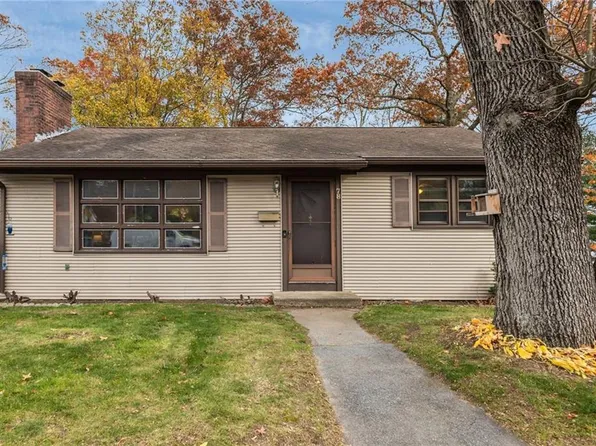 78 Arnold Rd, Coventry, RI 02816