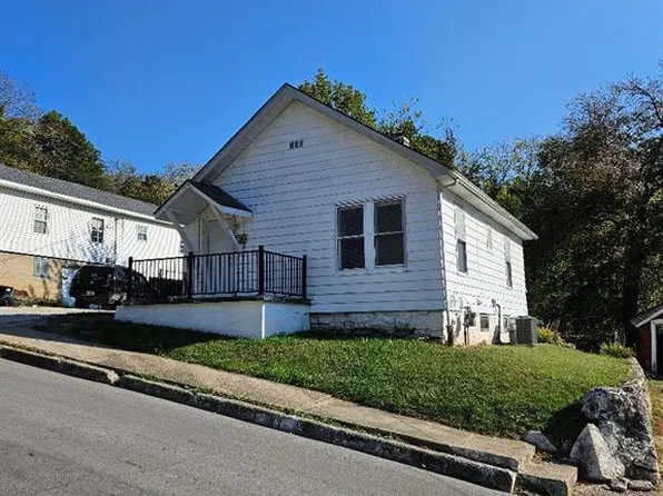 413 Oak St, Hannibal, MO 63401