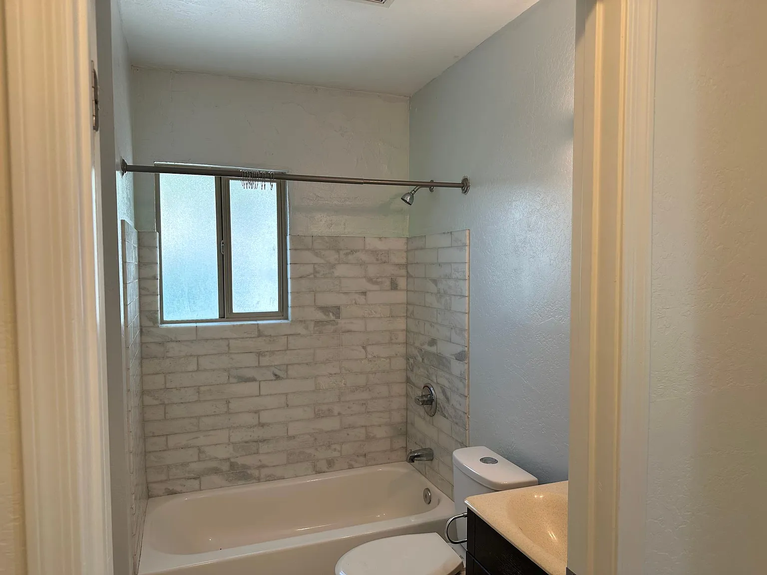 1828 W Weldon Ave — Photo 3