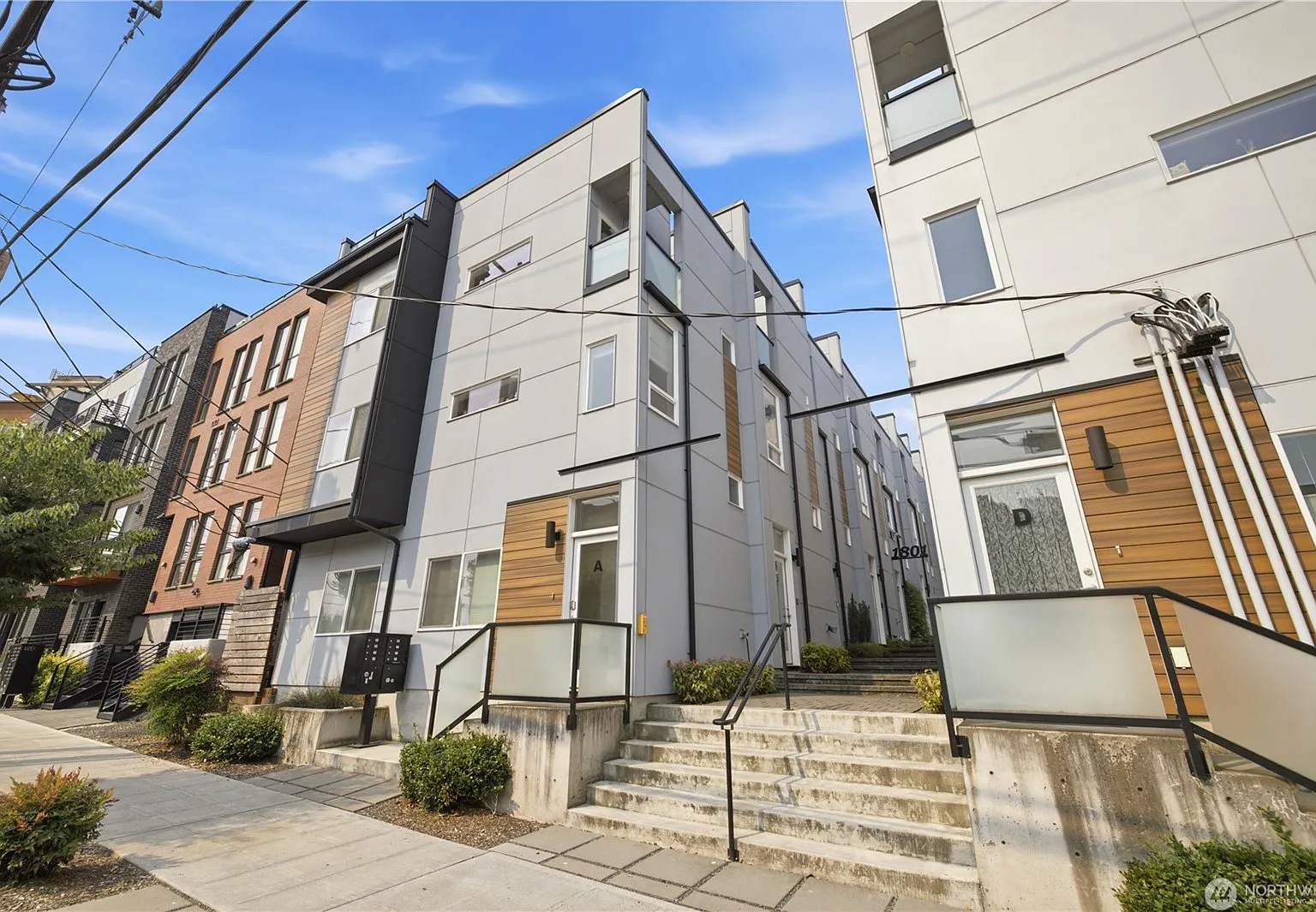2 bed, 1070 sqft, $3,400 — Photo 3