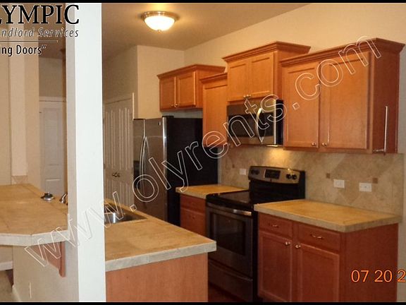 5th image of 4517 McKinley St NE