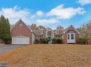 17 Cattail Dr, Mount Laurel, NJ 08054