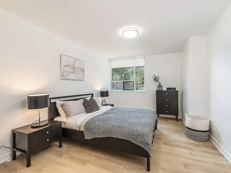 240 Markland Dr — Photo 10