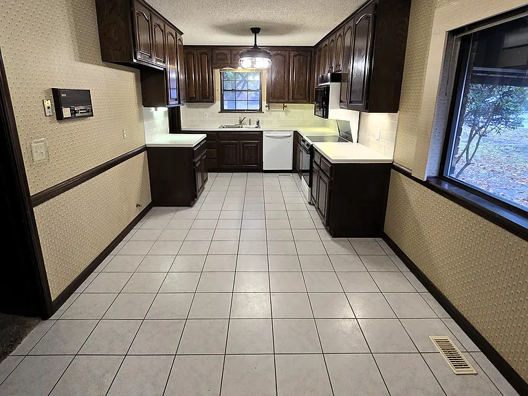 Kitchen and Dinette