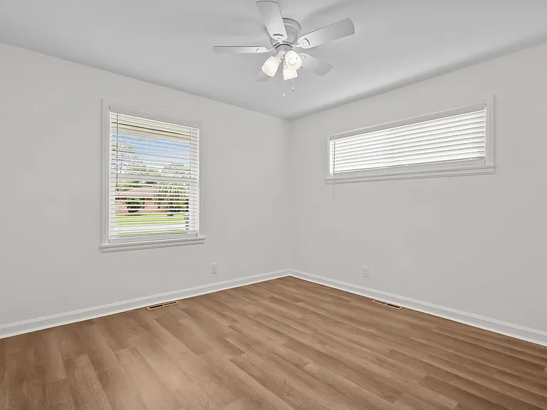 557 Kell Rd — Photo 21
