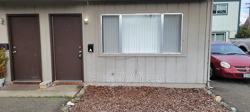 2 bed, 1.5 bath, 1000 sqft, $1,175 — Photo 3