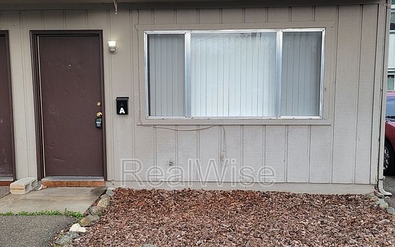 3rd image of 1112 SW 5th St Unit A