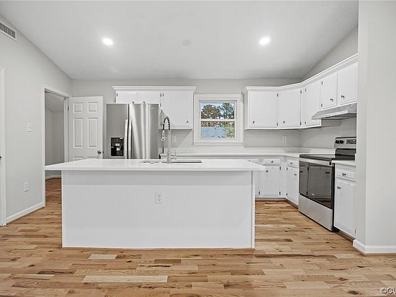 3rd image of 4307 Hillbrook Ave