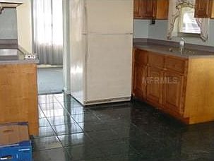 5th image of 12719 Holyoke Ave
