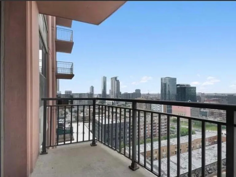 330 N Jefferson St #1806 — Photo 8