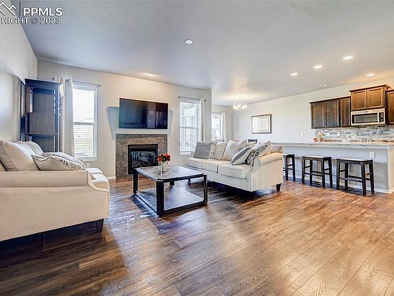 4th image of 9802 Emerald Vista Dr