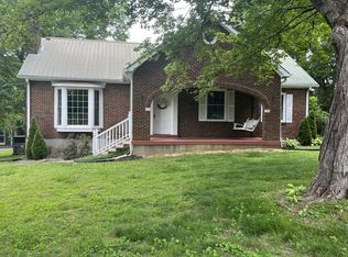 1404 S Cannon Blvd, Shelbyville, TN 37160