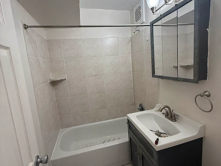 1916 Albemarle Rd #325 — Photo 2