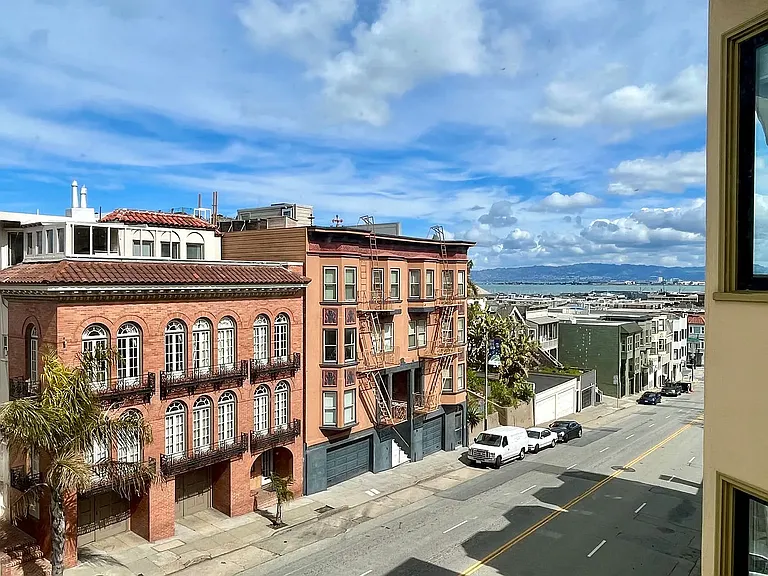 2560 Hyde St #3 — Photo 15