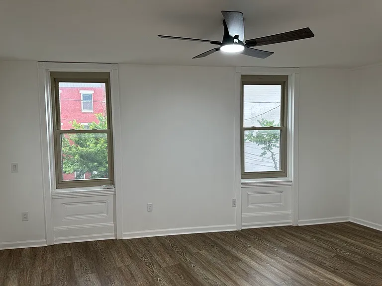 2117 E Cumberland St — Photo 42