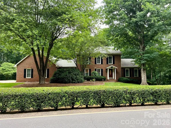 207 Lost Corner Rd, Morganton, NC 28655