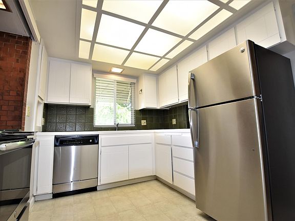2nd image of 3701 Laguna Way
