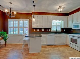 10036 Meredith Ln SE, Huntsville, AL 35803