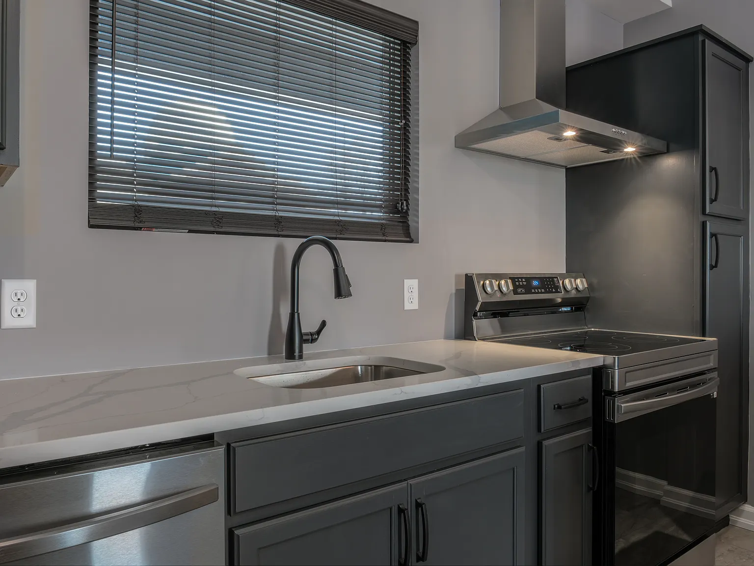 1 bed, 1.5 bath, 1109 sqft, $2,850 — Photo 2
