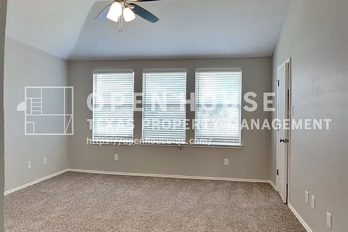 13225 Elmhurst Dr — Photo 8