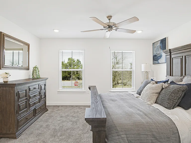 26963 Port Washington Ln #26963 — Photo 3