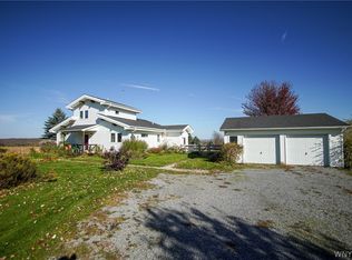8735 Hunters Creek Rd, Holland, NY 14080