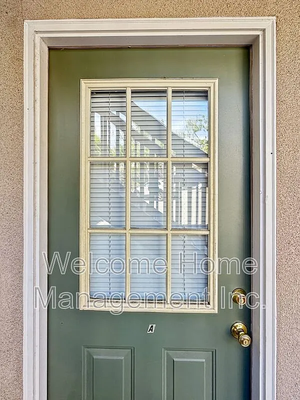 Building Photo - 1436 Henry St #A