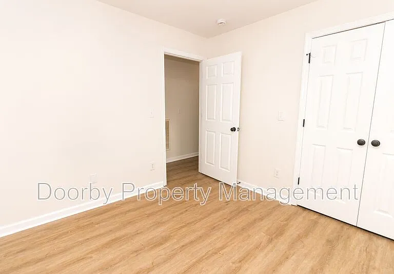 2310 Cushman St — Photo 17