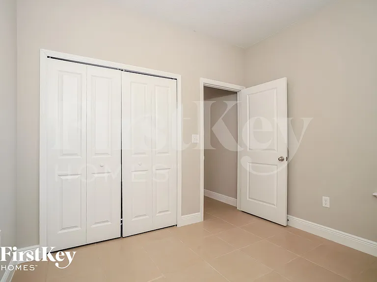 568 Hummingbird Ct — Photo 10