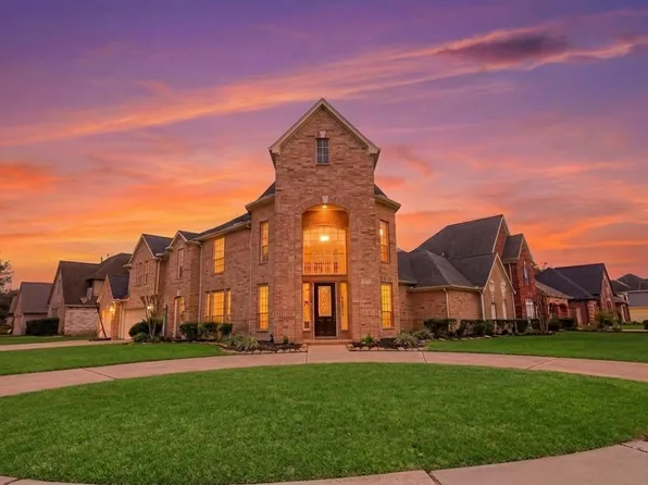 1711 Forestlake Dr, Sugar Land, TX 77479