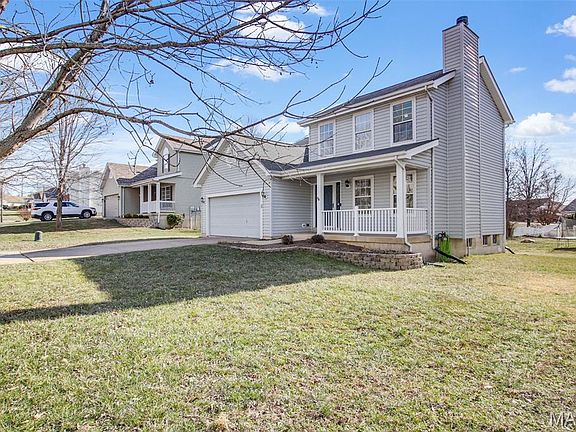 3rd image of 350 Falcon Hill Dr