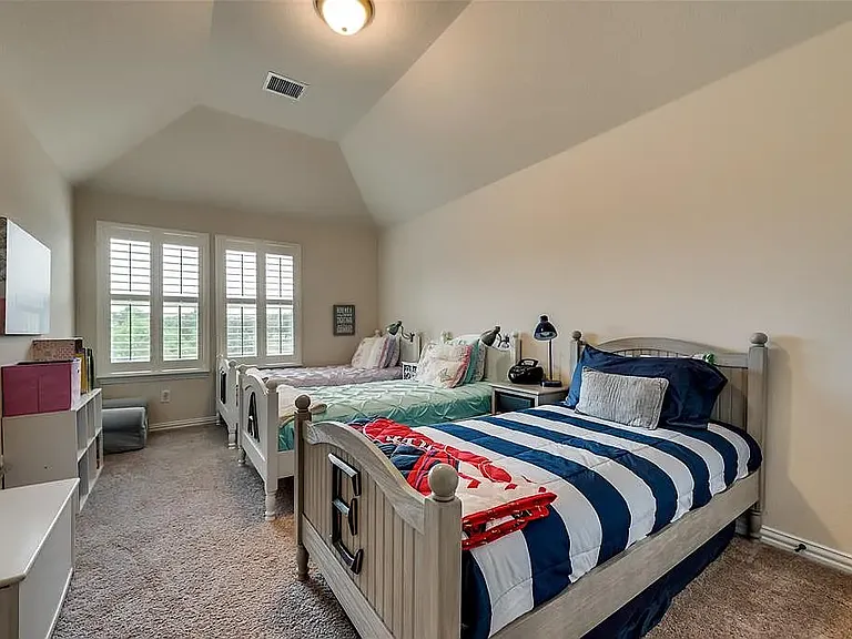 411 Sunnyside Ln — Photo 26