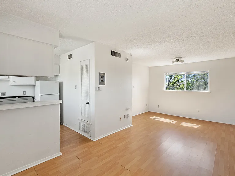515 Krebs Ln #201 — Photo 4