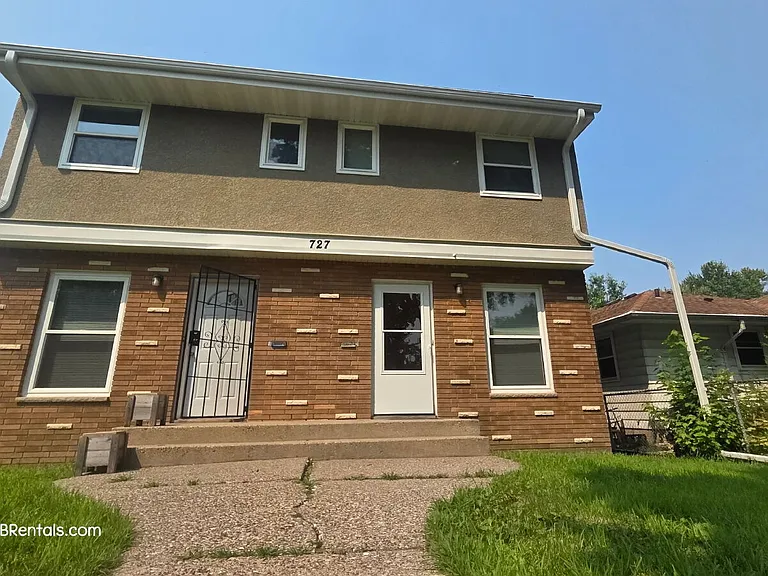 727 Thomas Ave N #2 — Photo 2