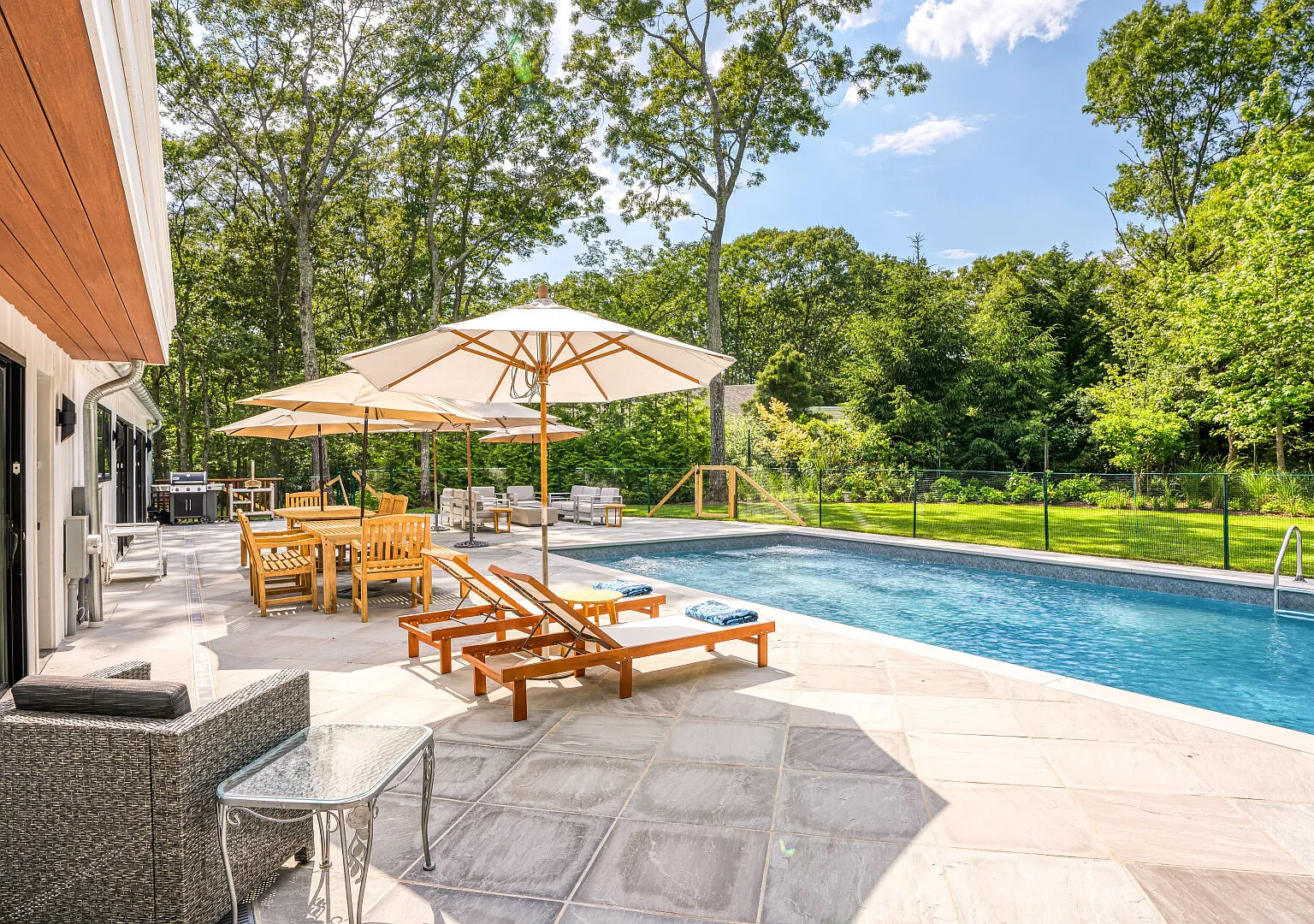 Brand New Southampton Home with Modern Design, Heated Pool — Photo 3