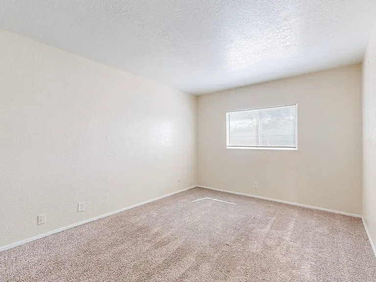 8000 Grand Avenue NE — Photo 10