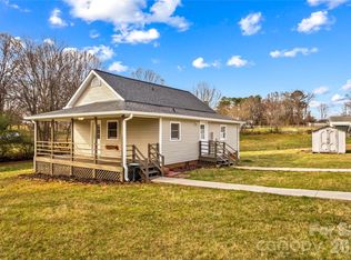 126 W Thomas St, Troutman, NC 28166