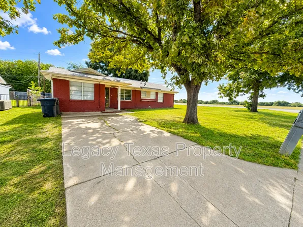 1902 Joslin St, Cleburne, TX 76033