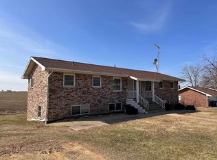 237 Rosalyn Ave, Dickeyville, WI 53808