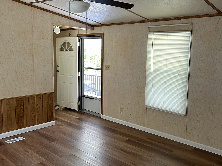 120 Eastridge Ln — Photo 14