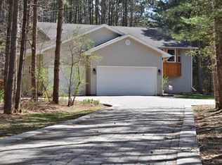 E2647 Phylane Rd, Lone Rock, WI 53556