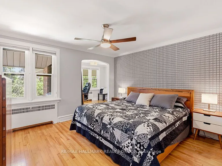 379 Hamilton Ave S — Photo 18