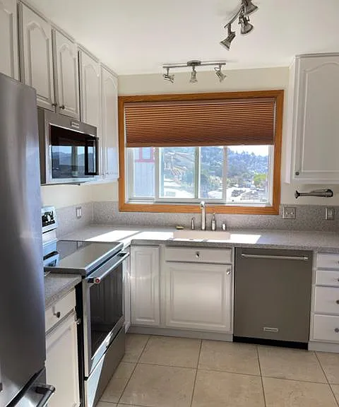 Kitchen - stainless appliances